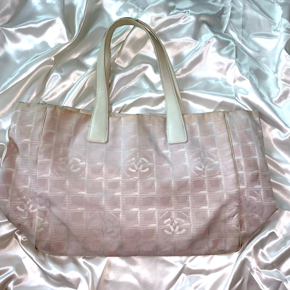 🎀SOLD🎀 Chanel Travel Tote Bag - Picture 9 of 14